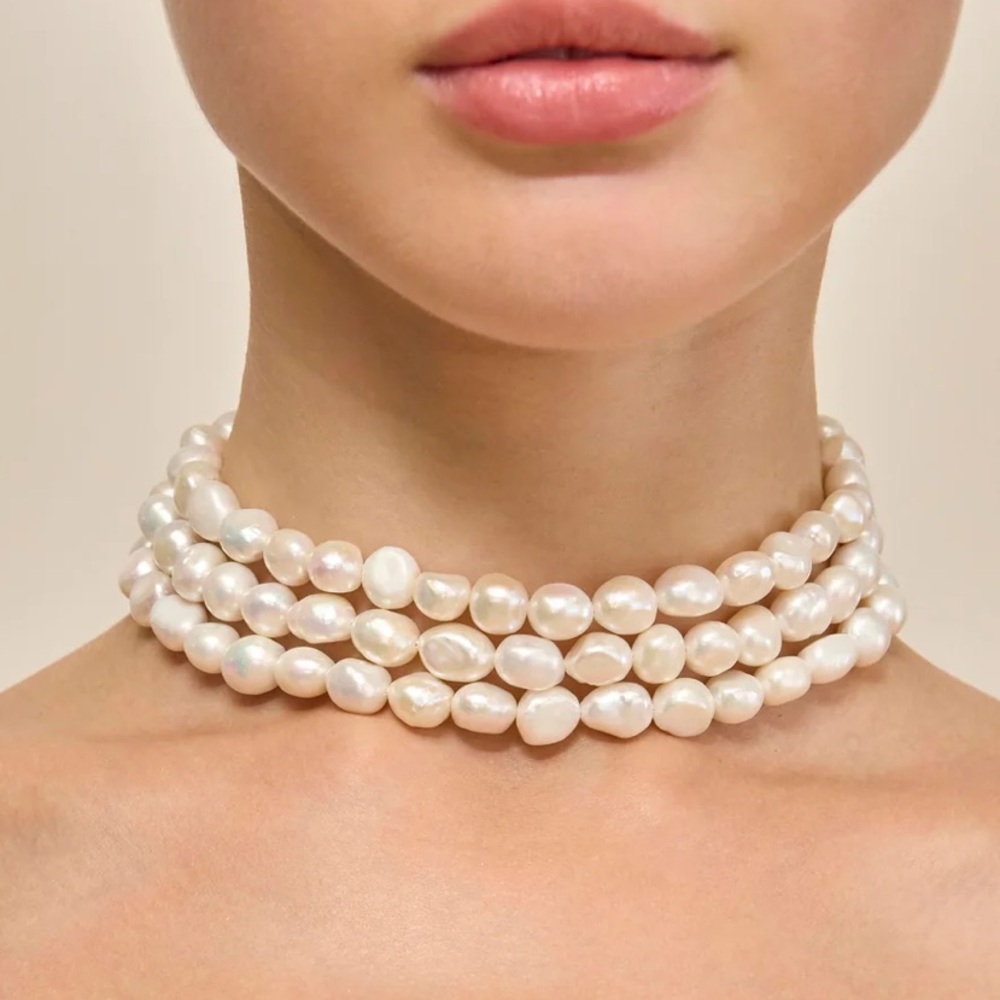 Cult Gaia White Pearl Necklace
